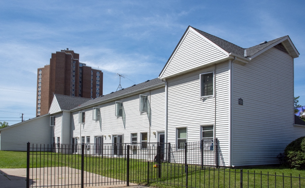 Photos and Video of Elliot Park Apartments in Minneapolis, MN